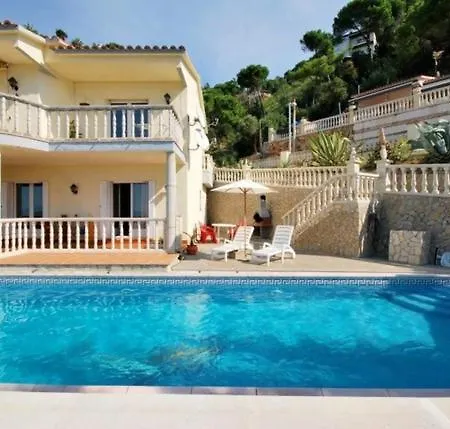Sleeps 8 Pool Vila *