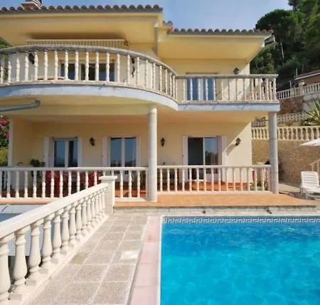 Sleeps 8 Pool Vila *