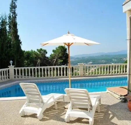 Sleeps 8 Pool Villa *